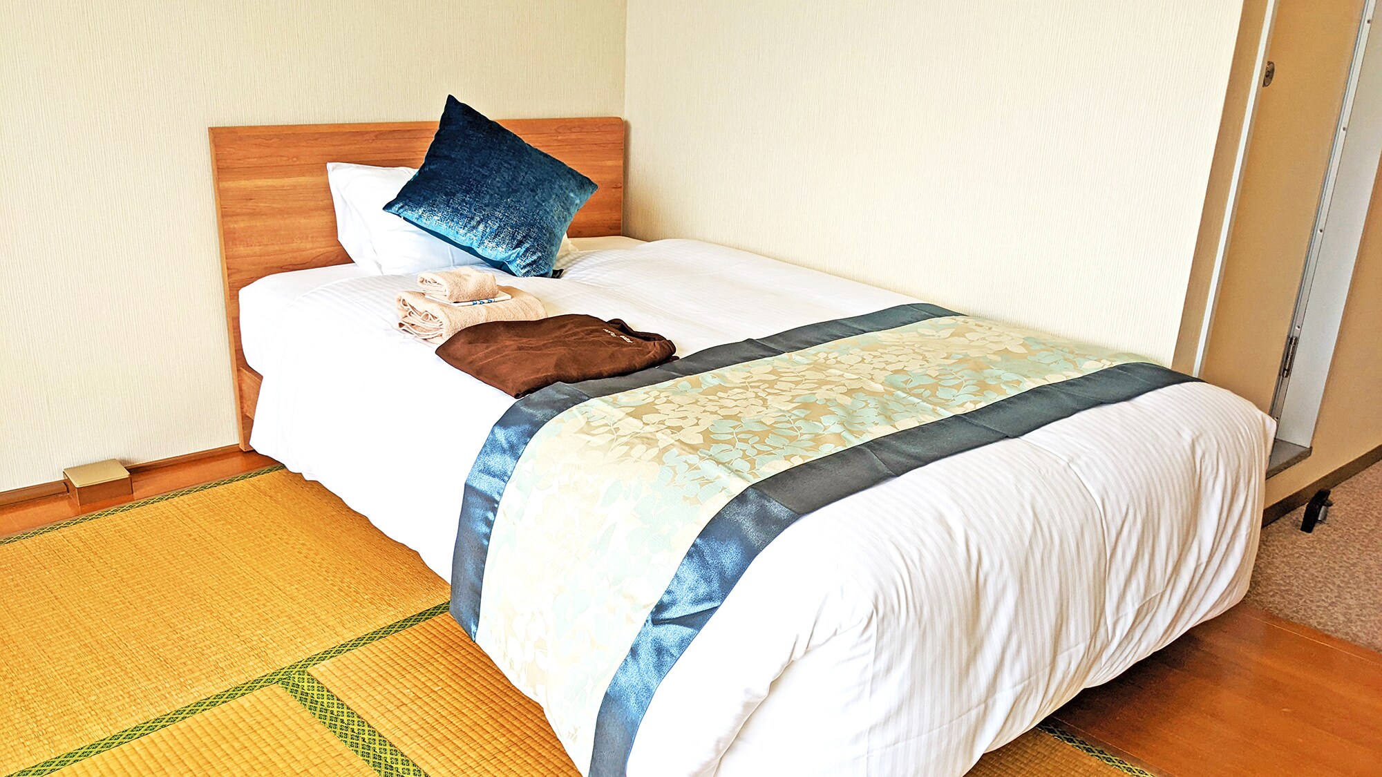 Simple Japanese Modern ★ Non-smoking ★ Semi-double bed (1-2 people)