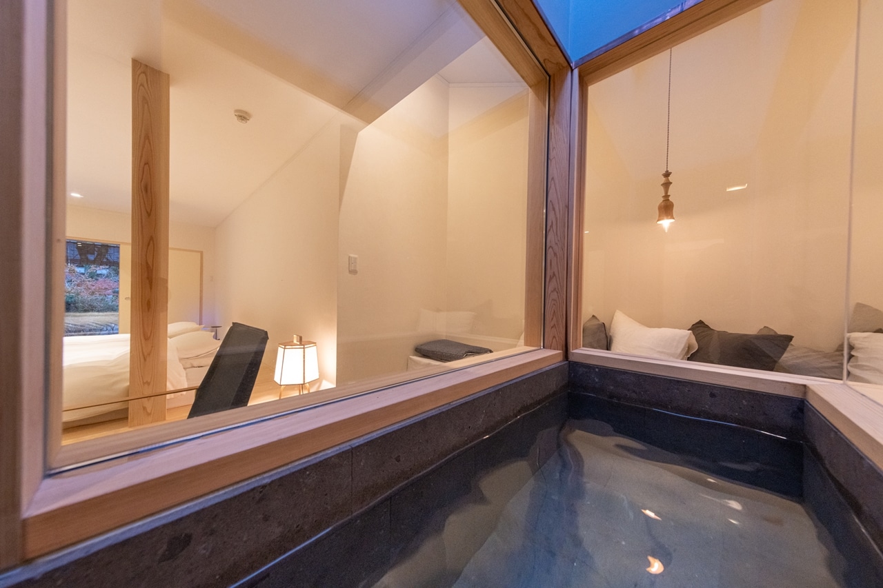 Hakuryu indoor open-air bath