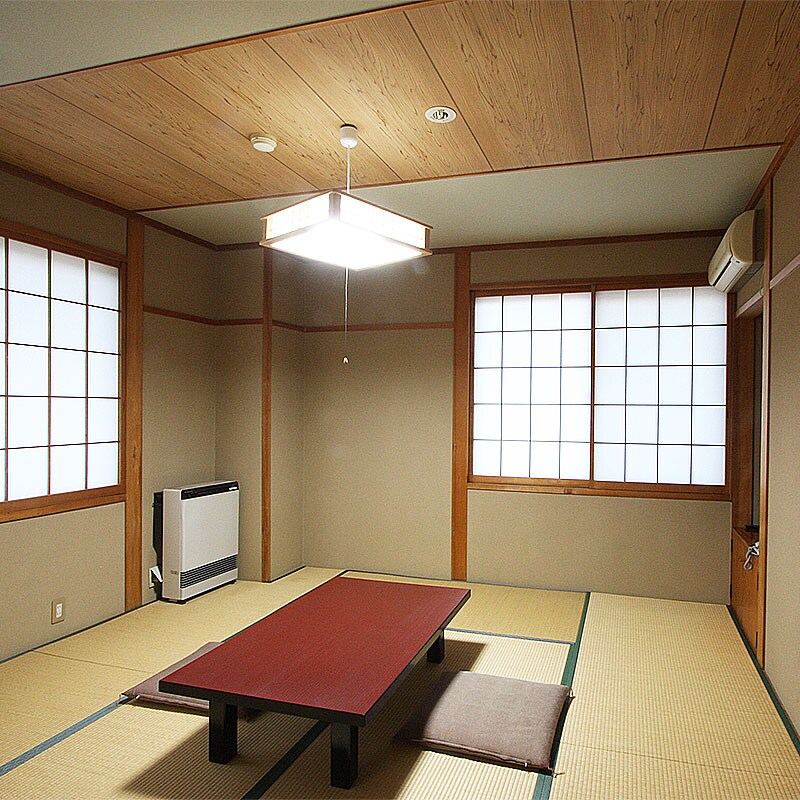 Japanese-style room with toilet 3