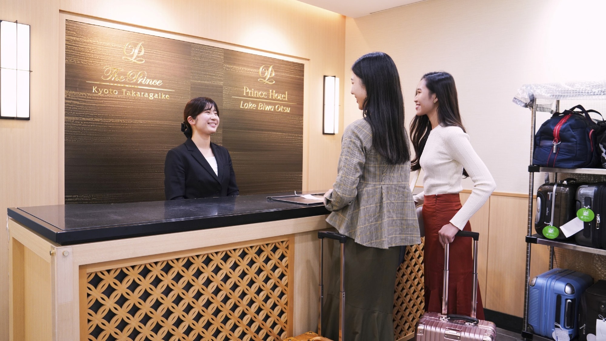 【교토역 하치조구치 웰컴 카운터】