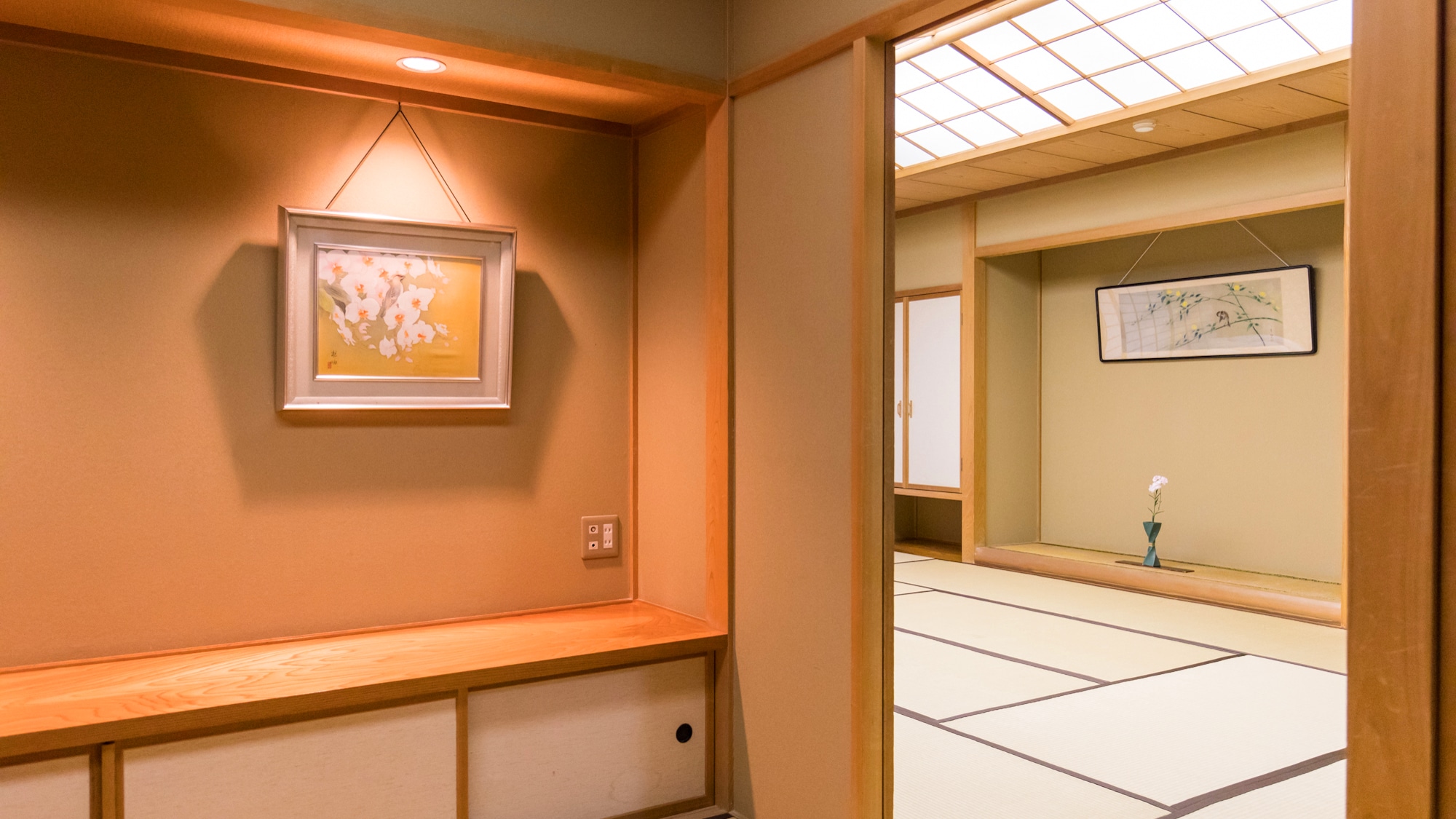 Tầng trên cùng, phòng bên cạnh (12 chiếu tatami + 6 chiếu tatami) Phòng kiểu Nhật hướng biển