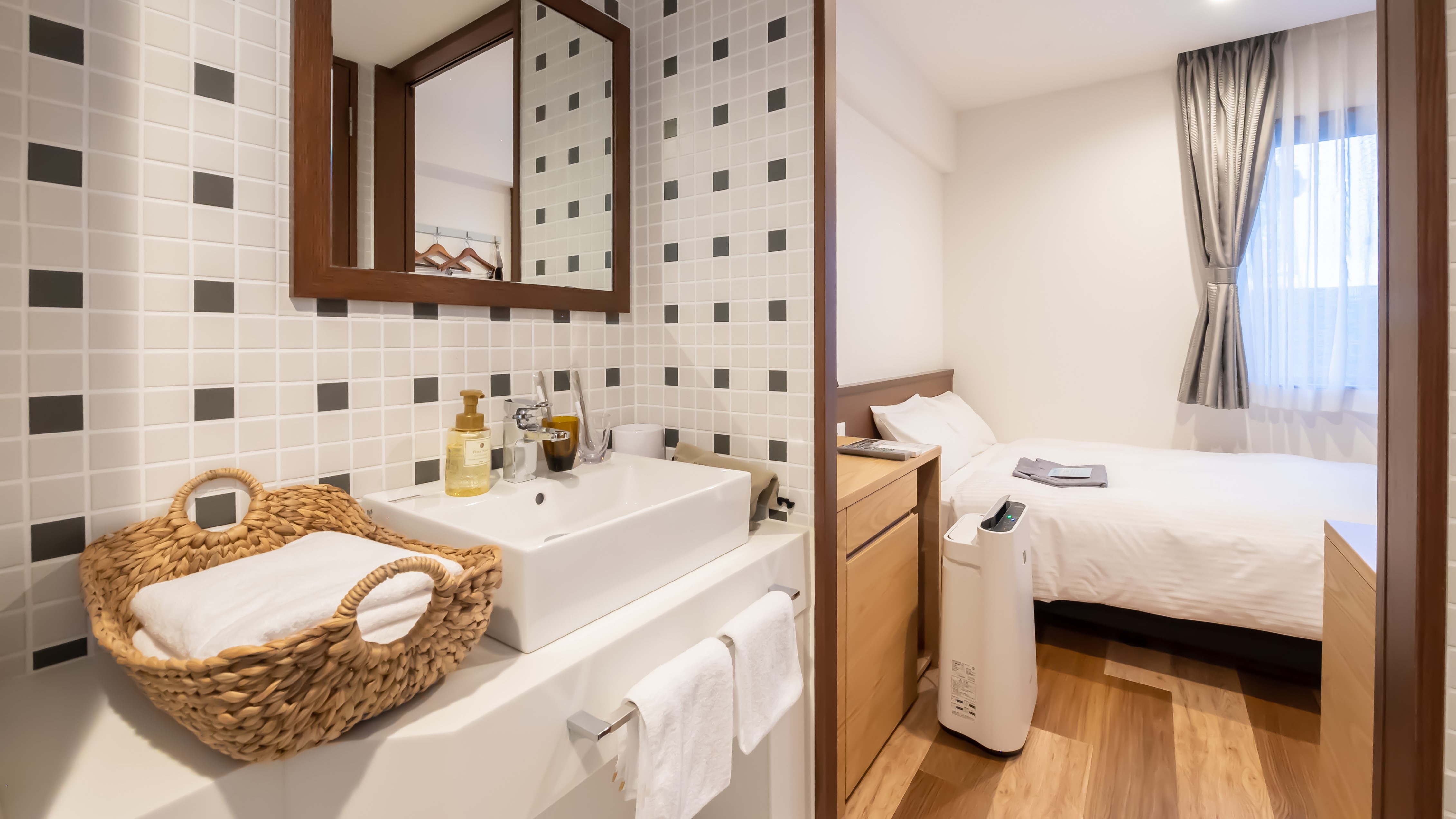 [Standard Double] Washbasin / Bedroom