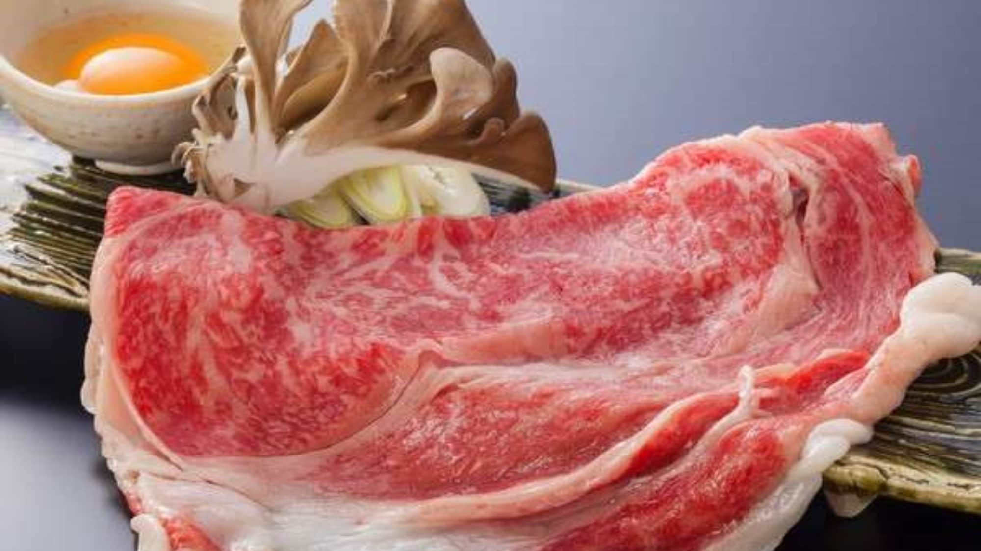 Deluxe set meal example) Kumano beef sukiyaki style