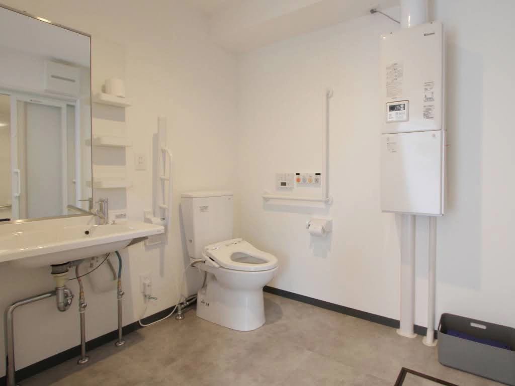 Universal Toilet