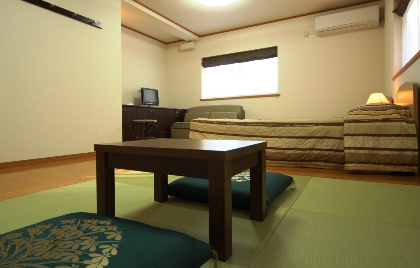 [Guest Rooms] Japanese-Western style rooms
