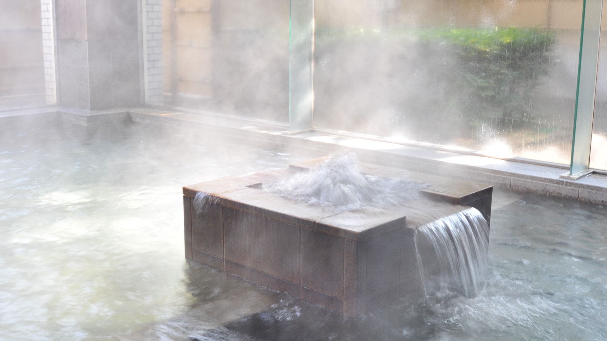 [Shirasagiyu] A hot spring that flows directly from the source.