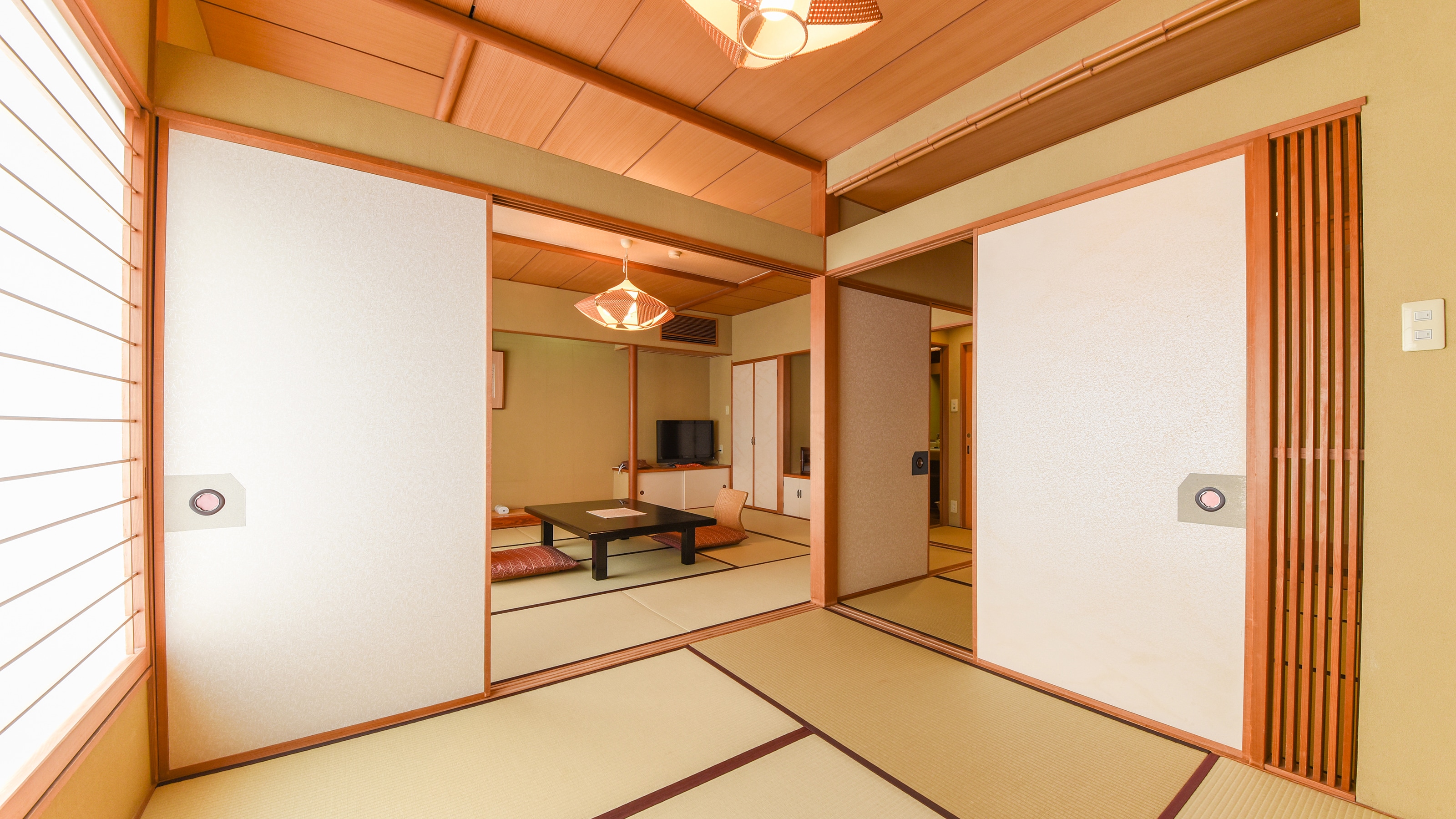 ** [Drum] Authentic Sukiya-zukuri Japanese-style room with the following room / 1st to 3rd floors (number of floors cannot be specified)
