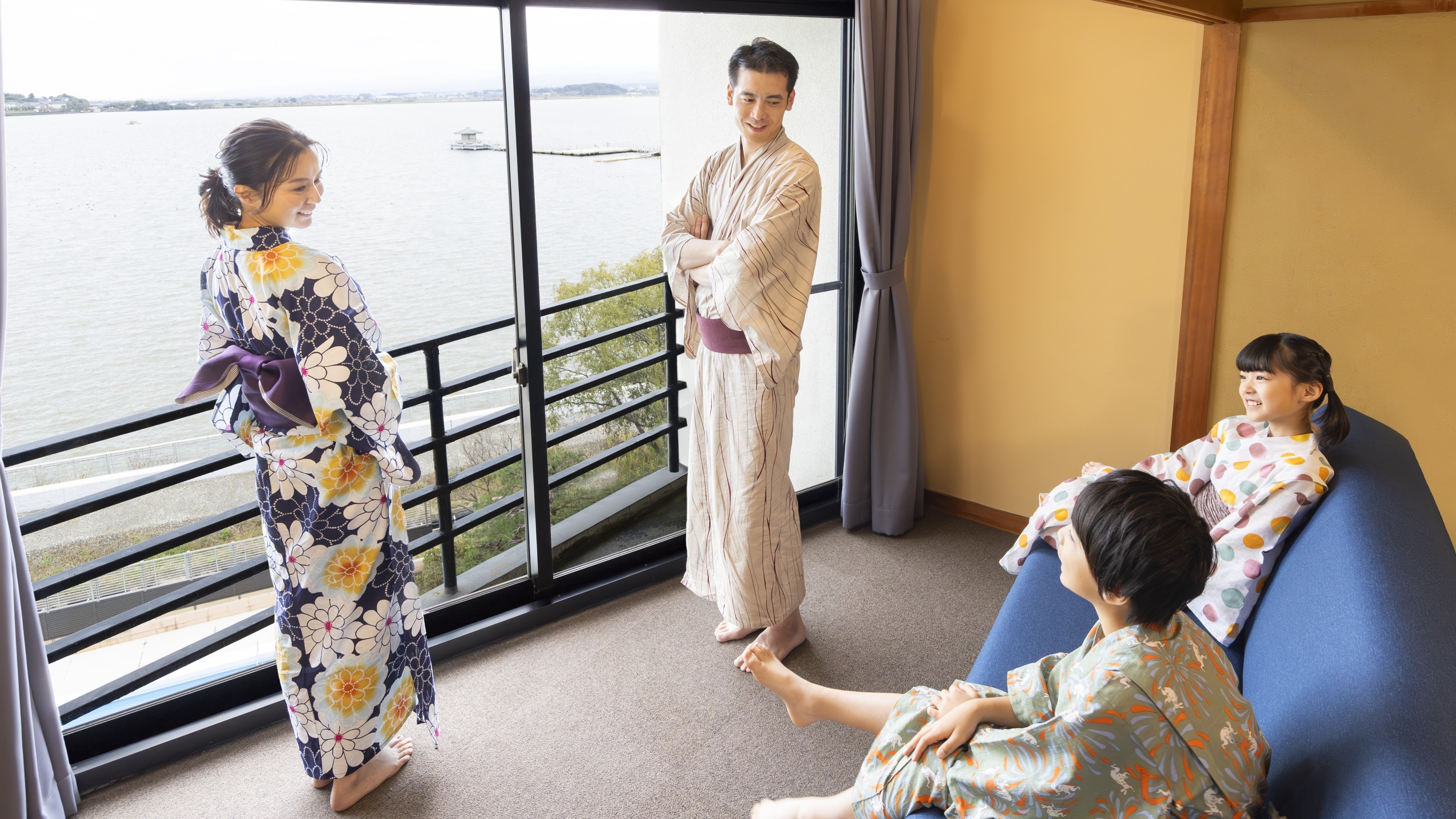 Giường đôi tiêu chuẩn theo phong cách Nhật Bản *Cảnh quan từ phòng