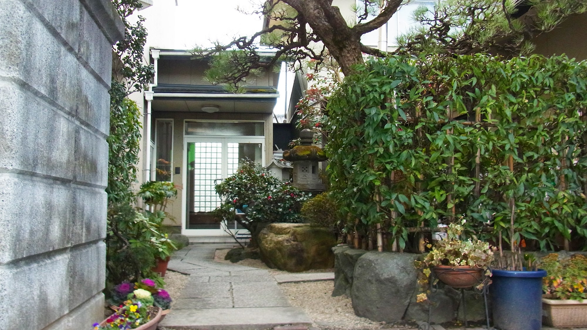*exterior