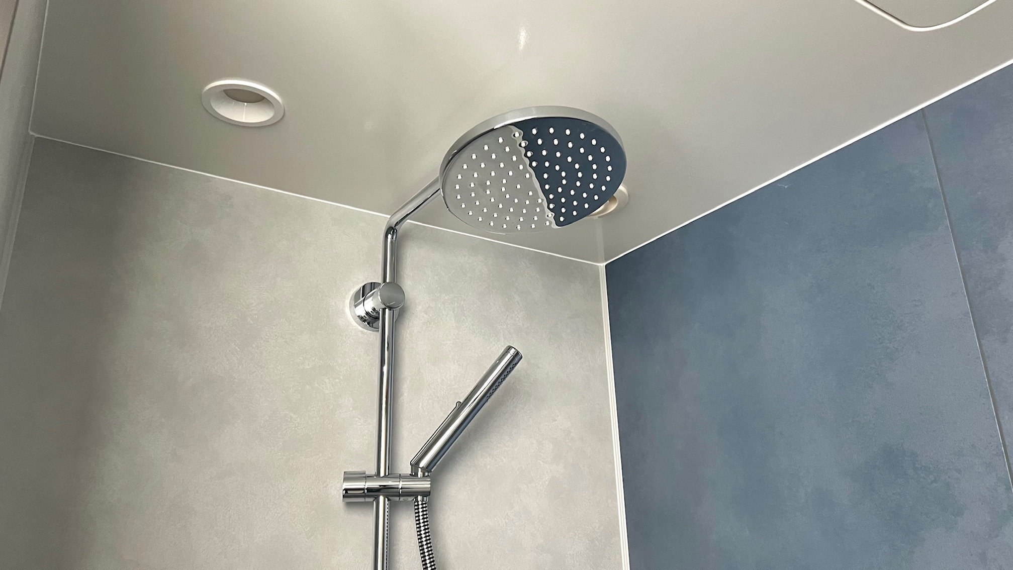 6F Shower booth