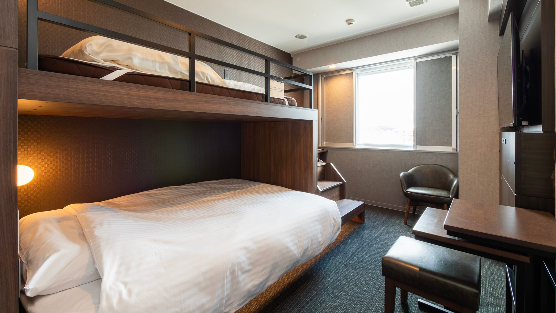 Double bed and loft bed