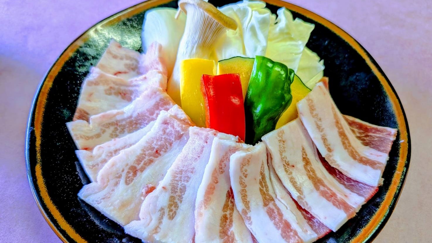 *[美食/鹿角桃猪肉烤肉] 产自鹿角的美味。品尝烤肉“桃猪肉”的美味