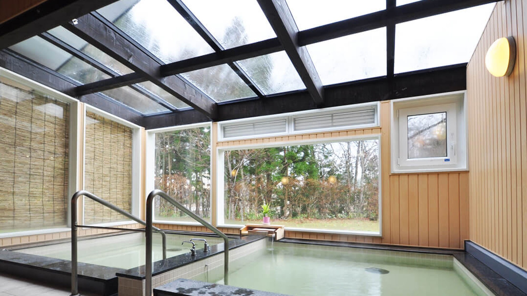 [Hot spring] Alkaline simple hot spring