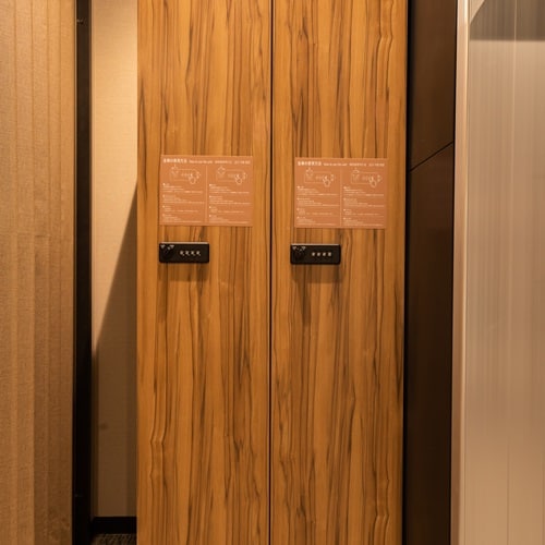 [Twin Fourth Cabin Locker-type Safe]