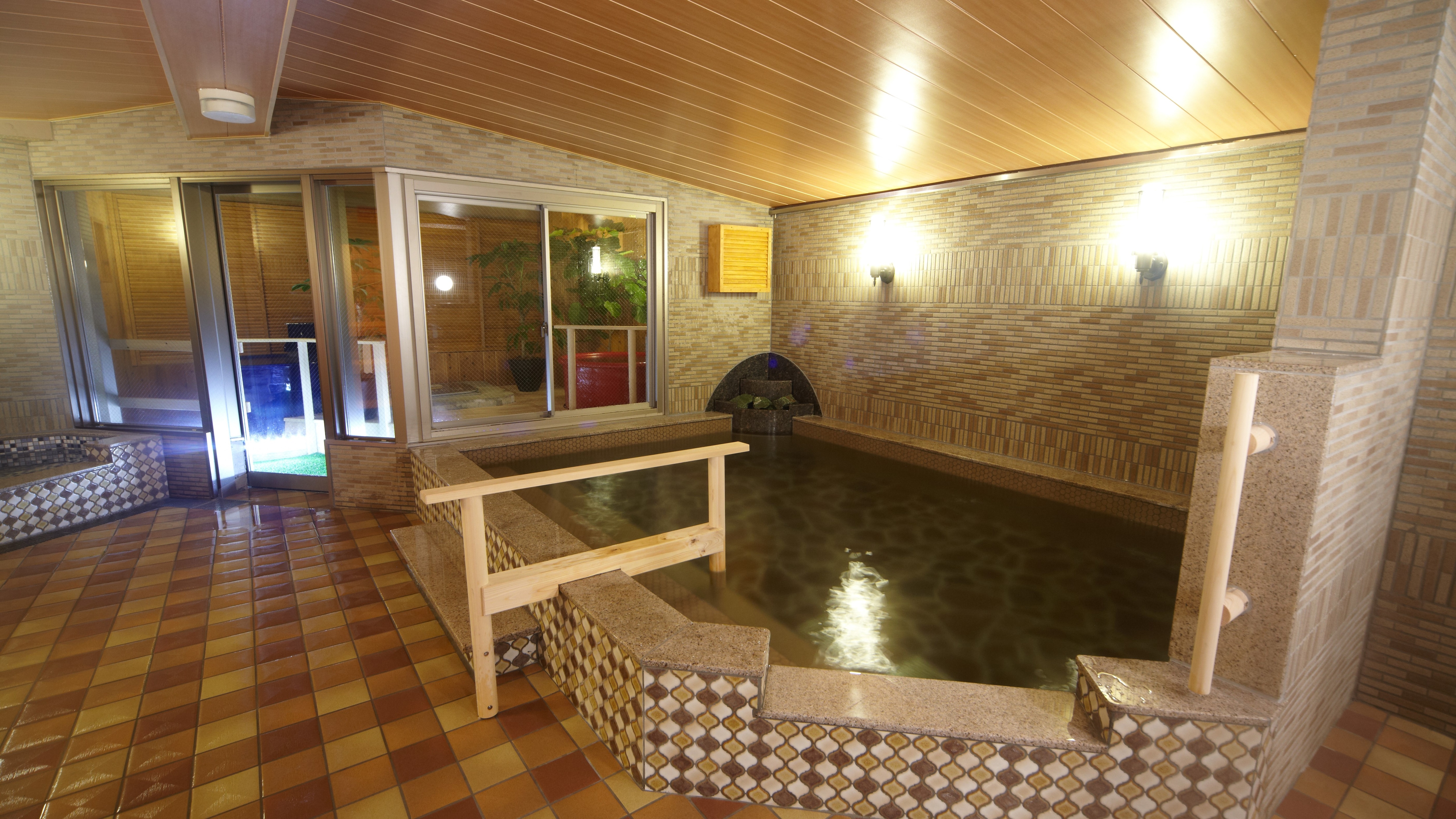 ◆ [Men] Indoor bath (hot water temperature 40-41 ℃) [Business hours] 15: 00-10: 00 the next morning