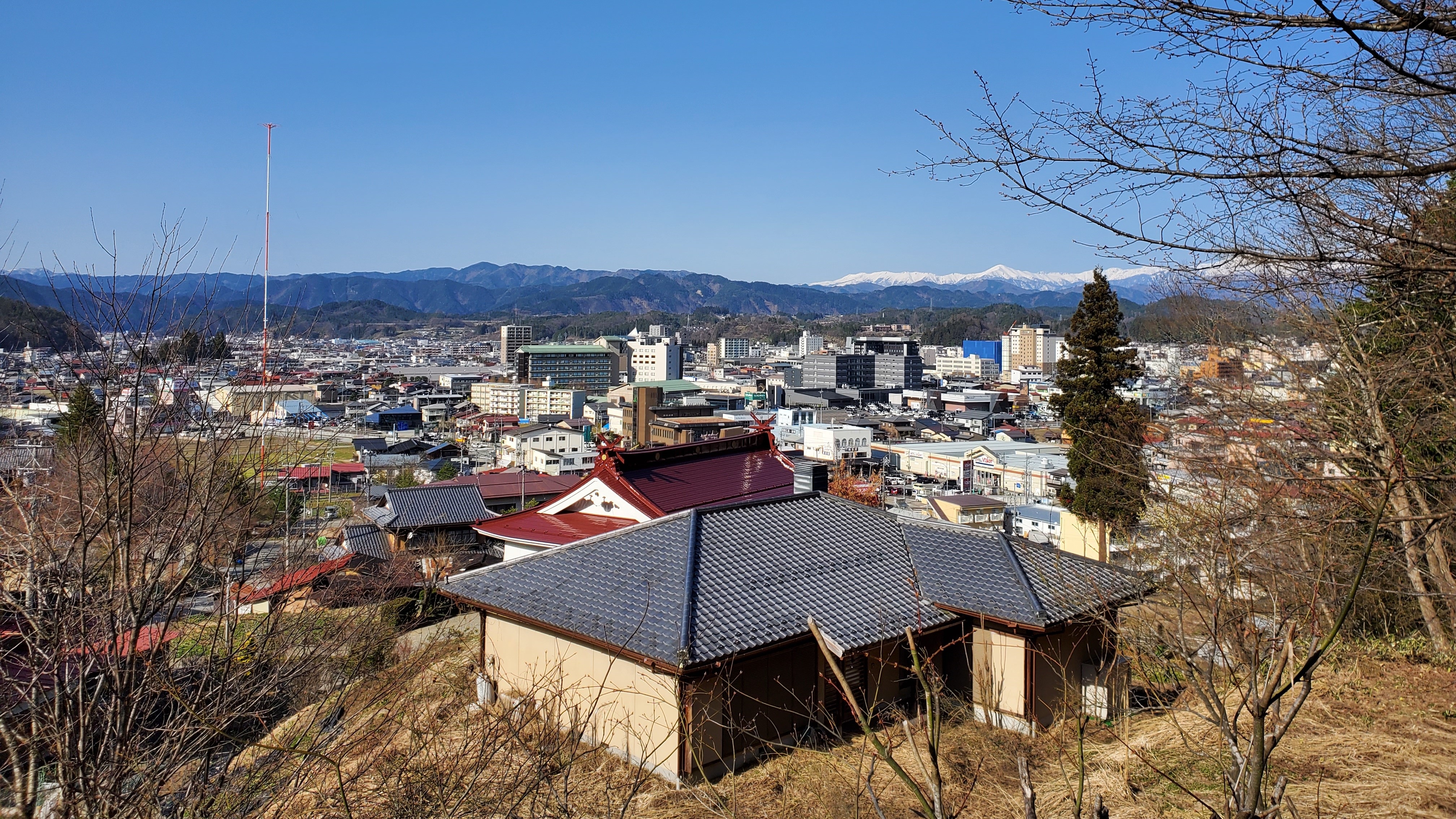 Some rooms offer views of Mount Norikura in the Northern Alps.