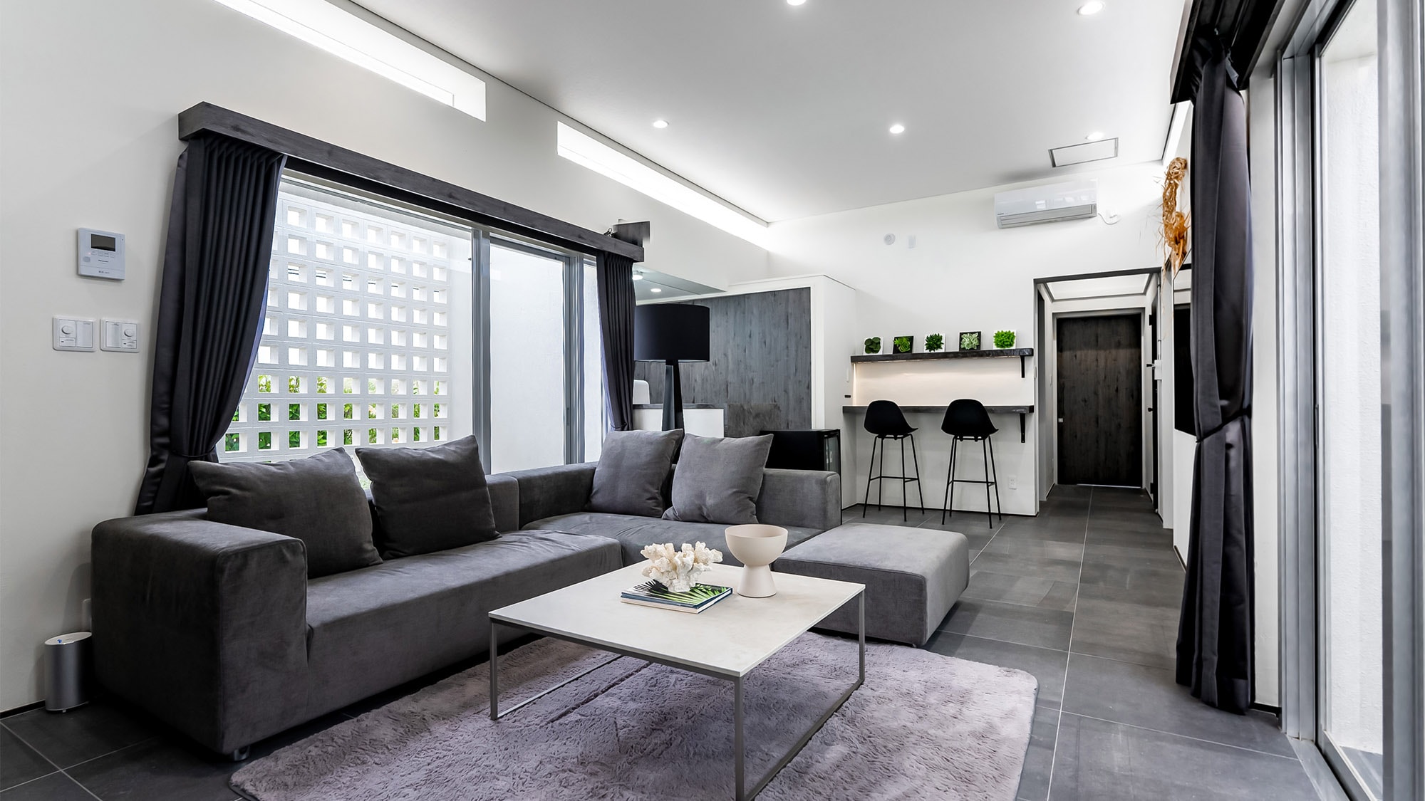 [Pool Villa] Living room A bright space equipped with a kitchen