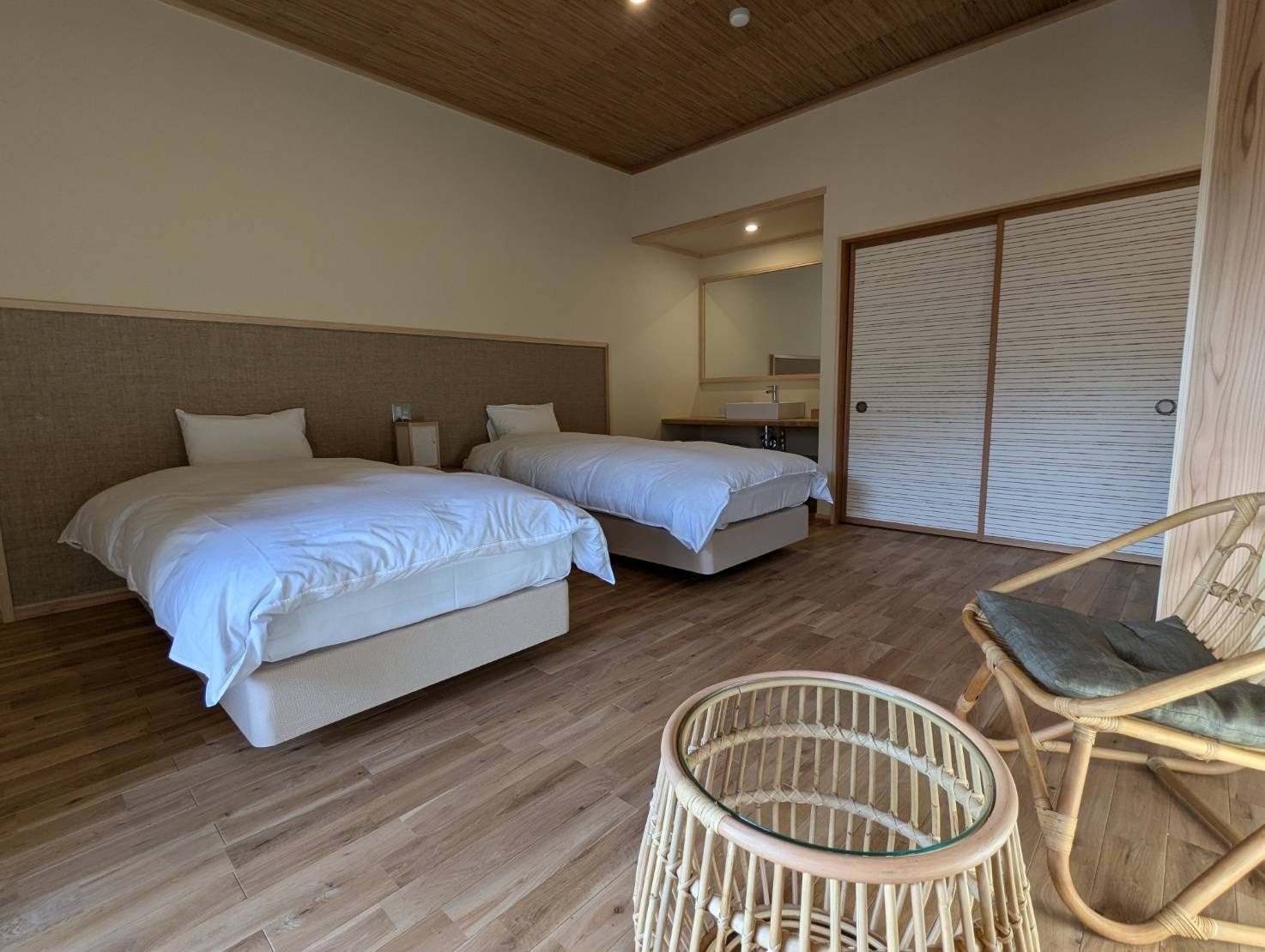 12/31 Renovated guest room - Western-style room①