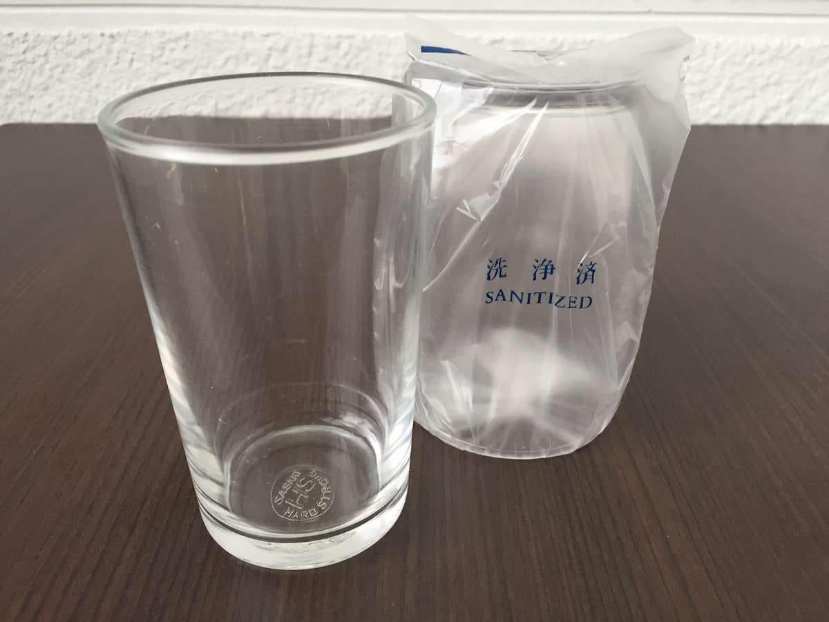Reinforced glass is available in the refrigerator.