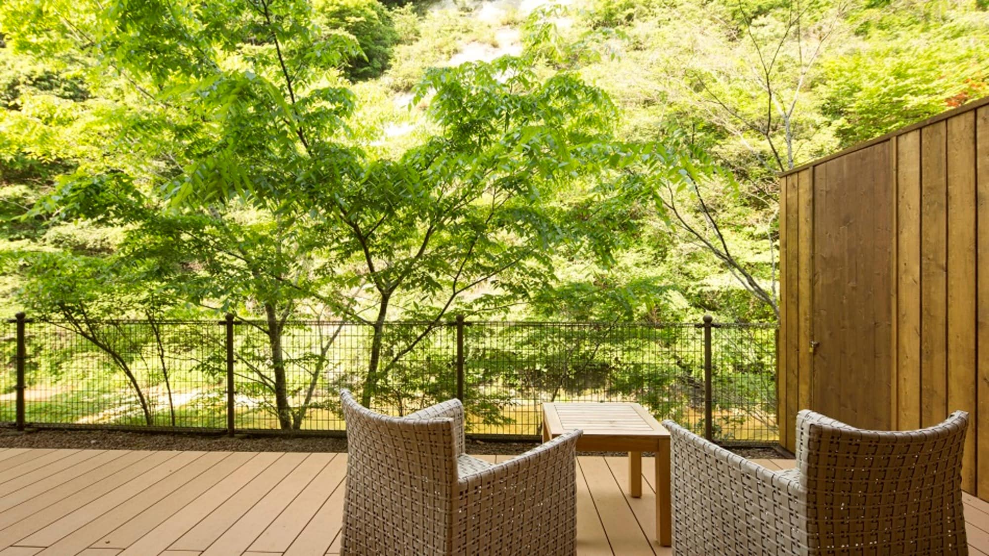 [1st floor] Felice (with deck) (river view)