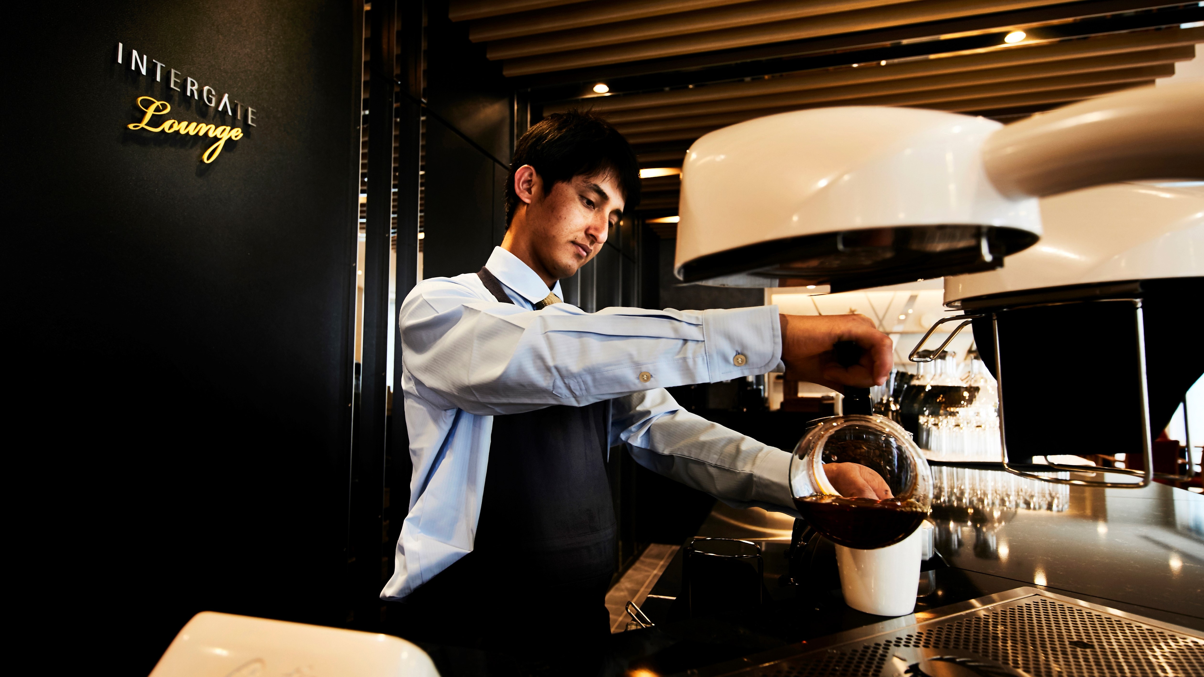 [Intergate Lounge] Please spend a relaxing time while tasting delicious local coffee.