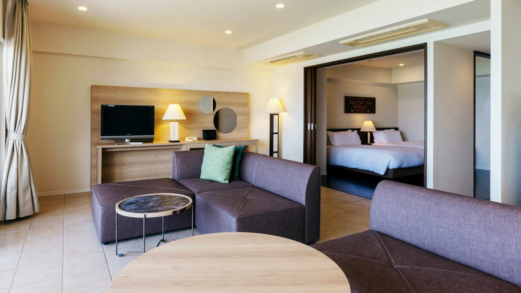 ■ Contoh suite di gedung hotel (62-78 meter persegi)