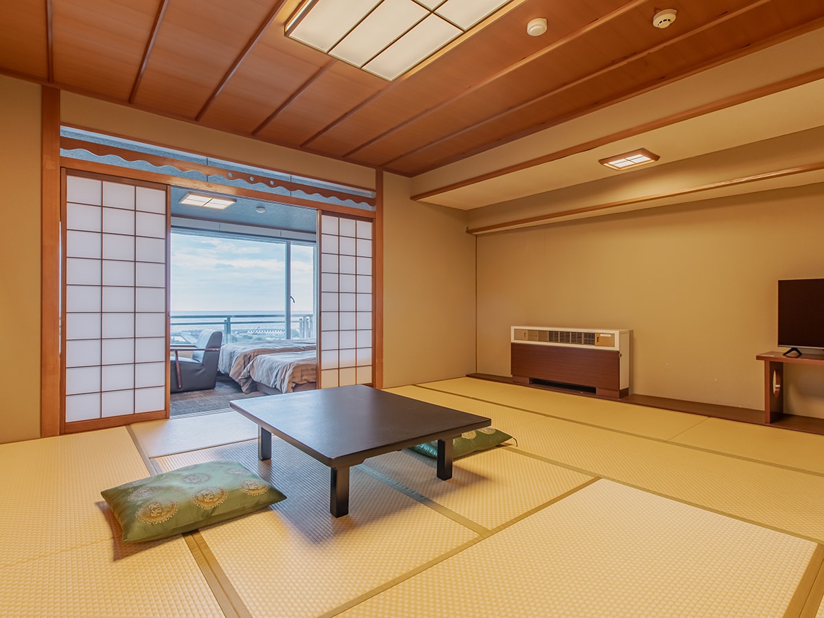 Top floor Japanese-Western style room, 12 tatami mats