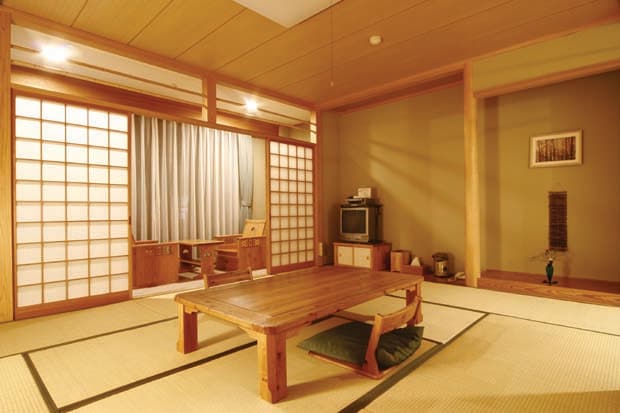 ห้องพักแบบญี่ปุ่น (พร้อมห้องน้ำ)