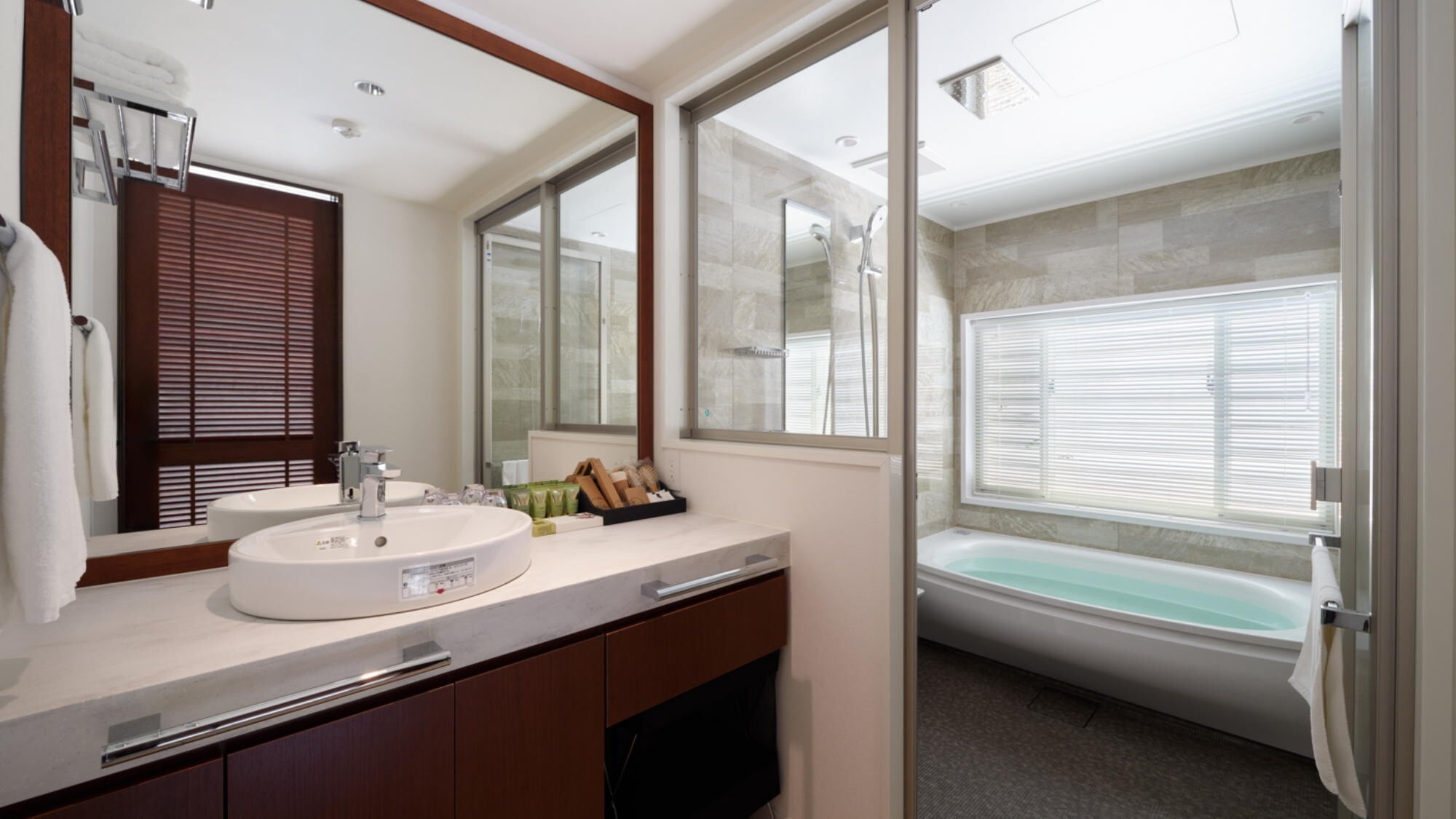 [Deluxe Suite 121 square meters] Bathroom