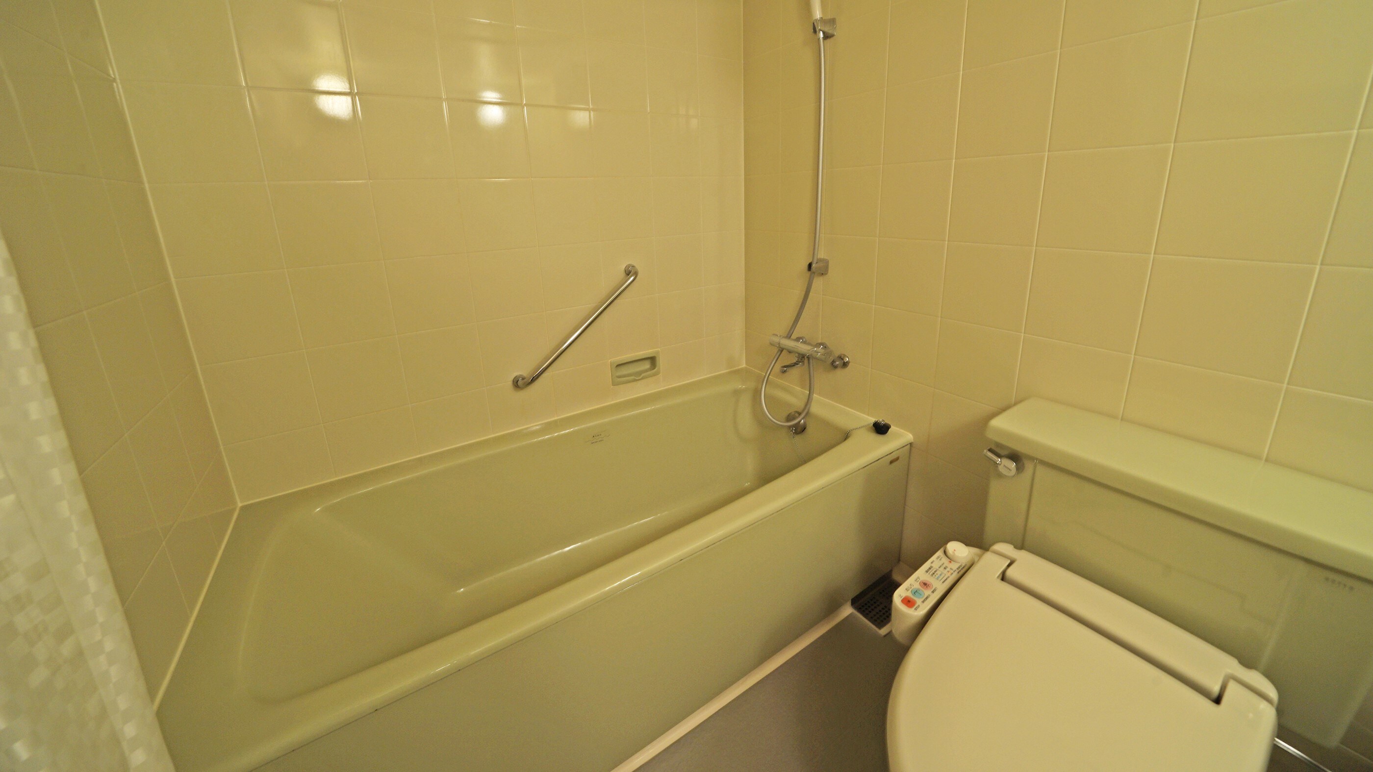Bathroom (Family Room)