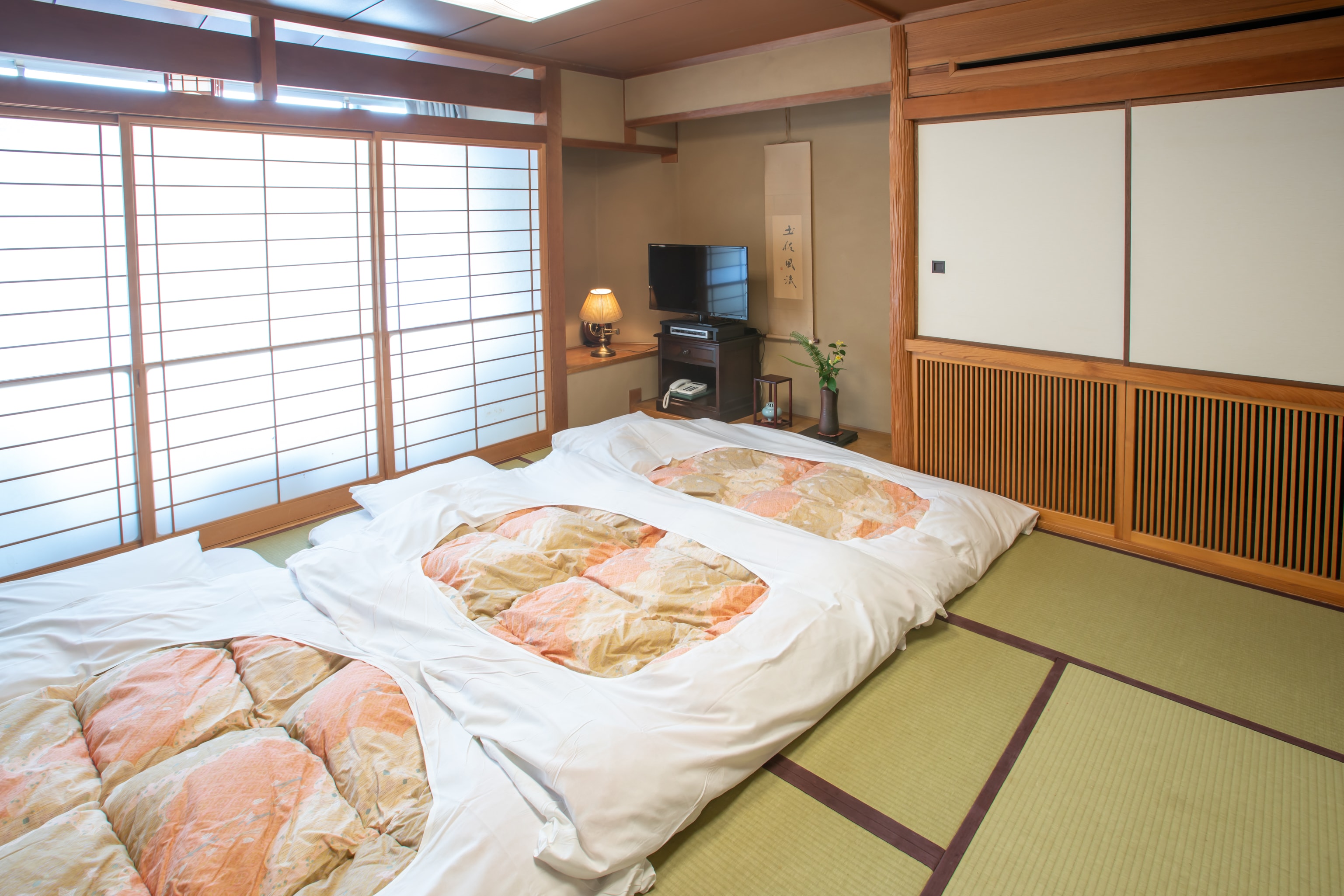 Japanese-style room for 1-3 people, futon