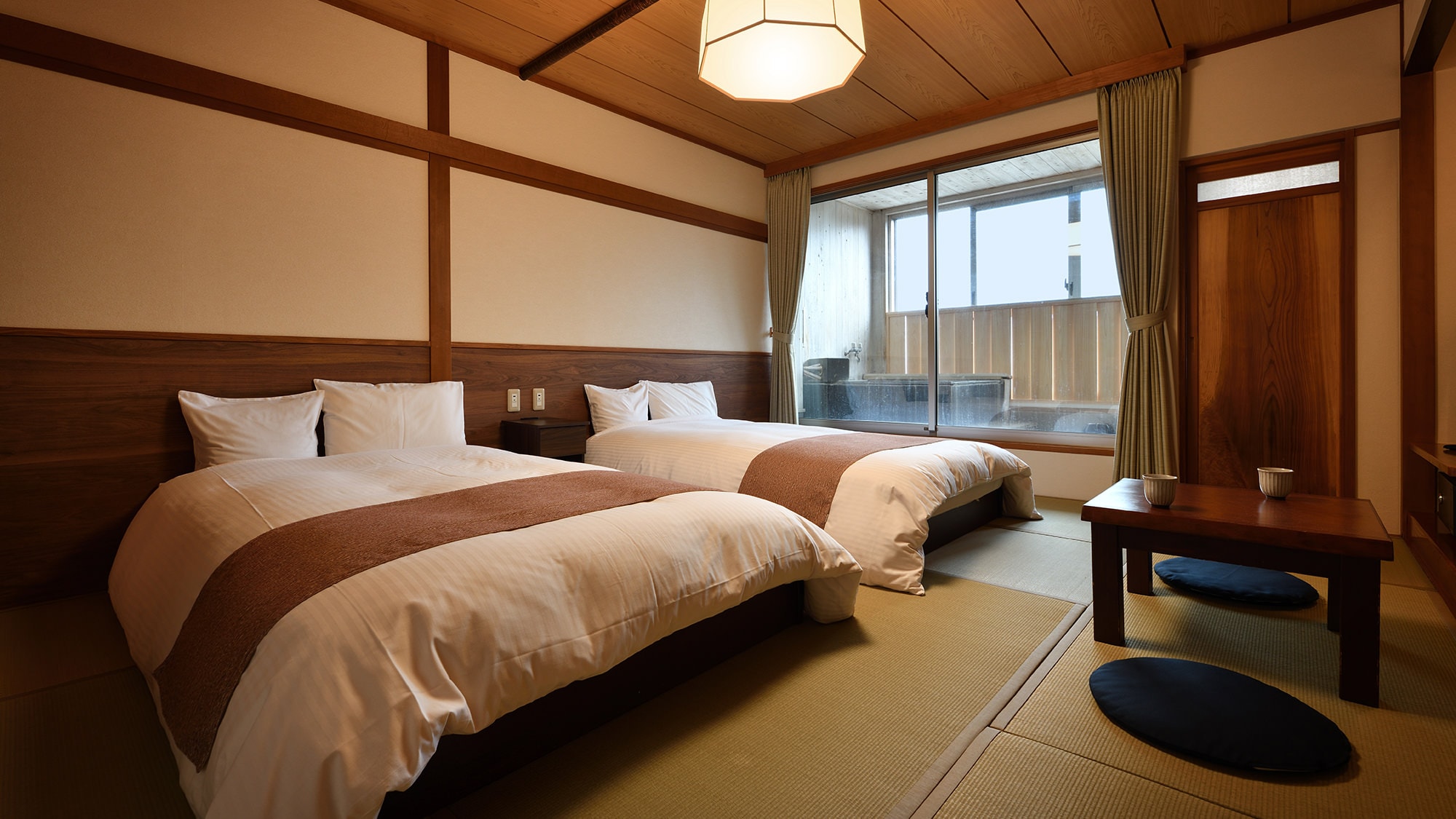 Natural hot spring water [Japanese-style twin room with hot spring] Fine snow/Powder snow