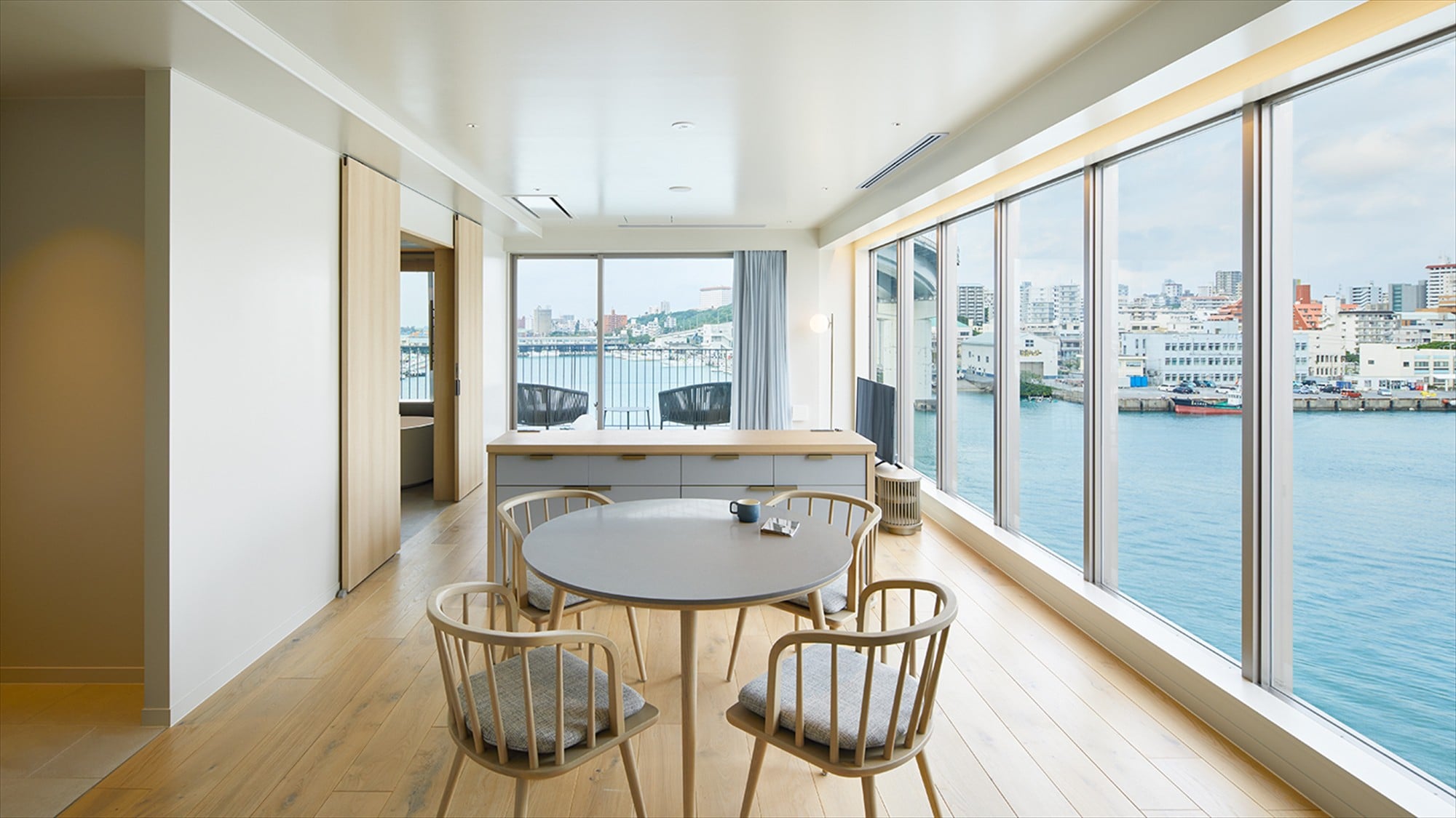 Corner Suite