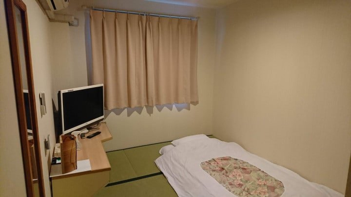 Japanese-style room