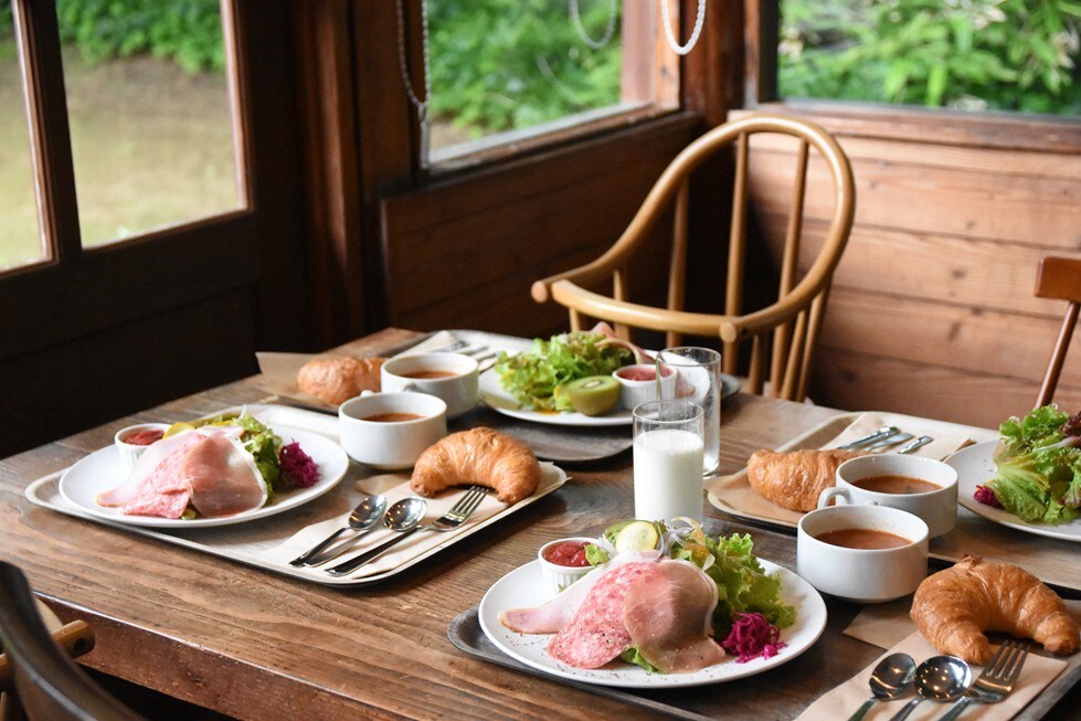 <Breakfast> Restaurant building - Morning plate