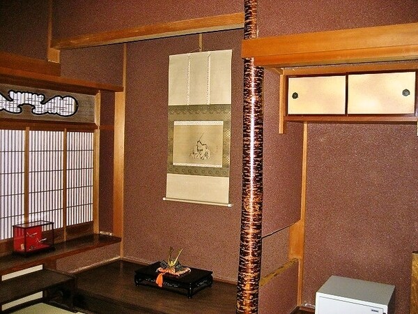 귀빈실 운정 바닥 사이