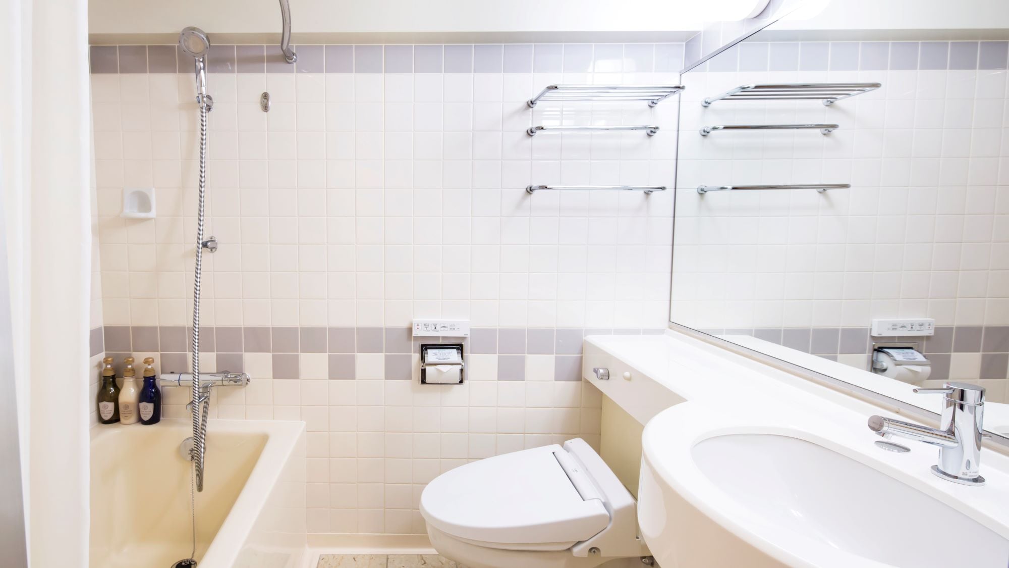 Comfort King bathroom example