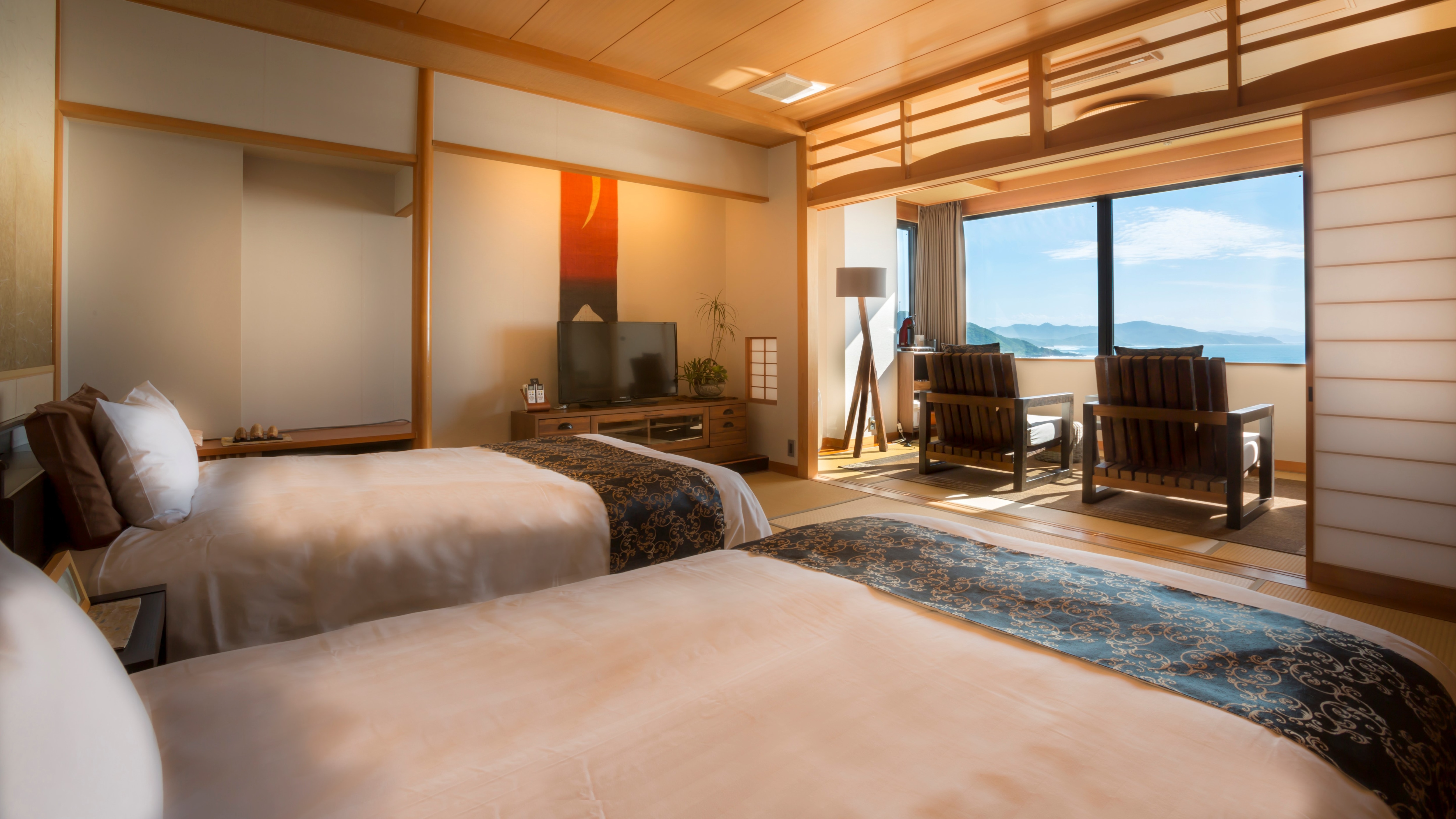 [Top floor special room "Tenkai"] From the ocean view guest room, you can overlook the beautiful sea like a painting.