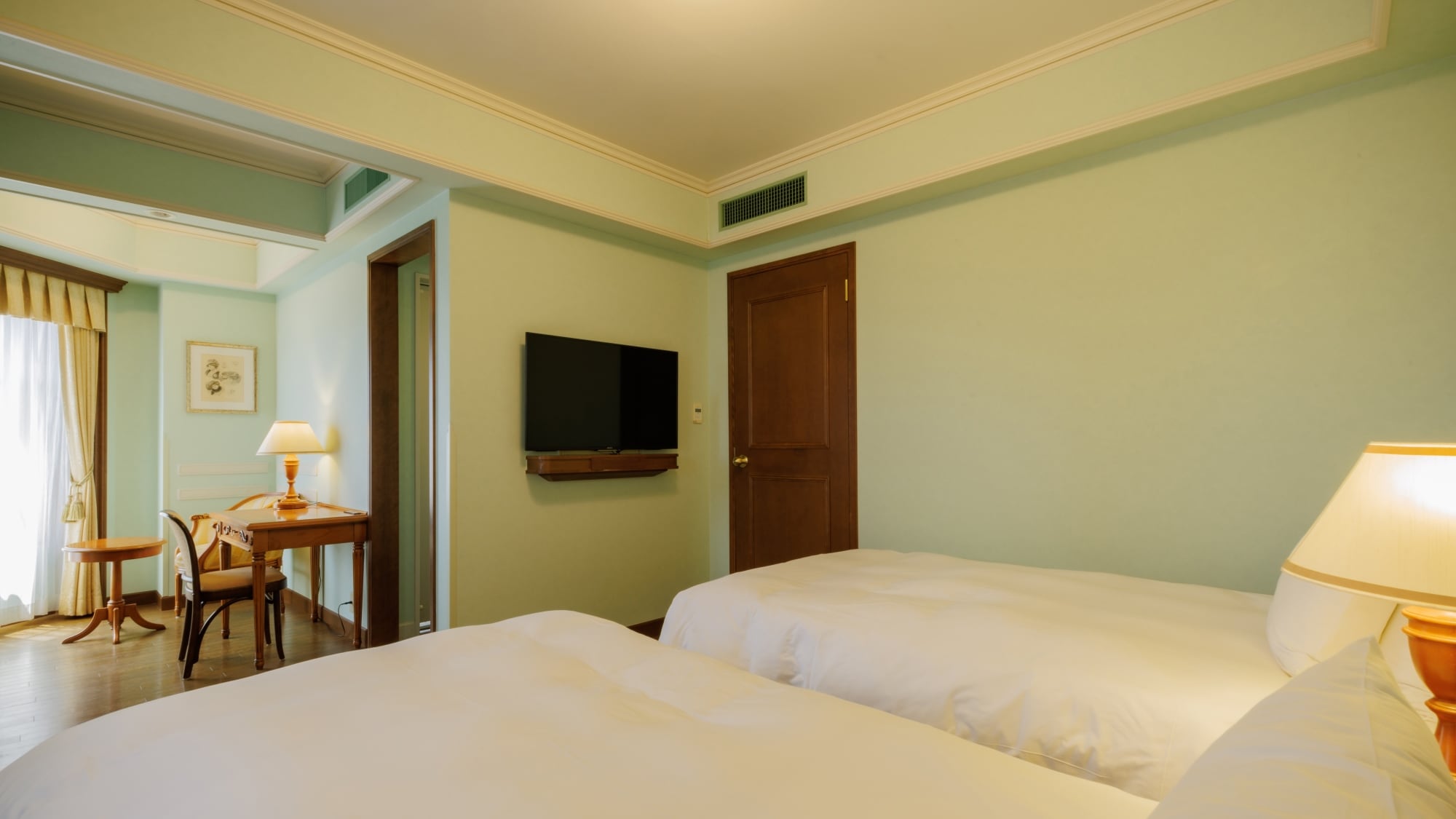 [豪華角房雙床房]（地板）