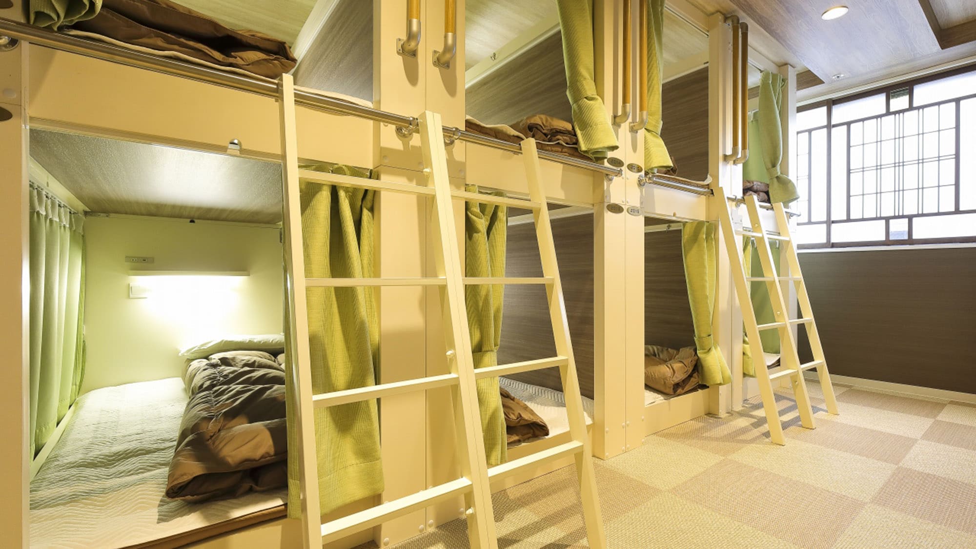 ・ [Dormitory] Mixed dormitory room / outlet, locker, light complete