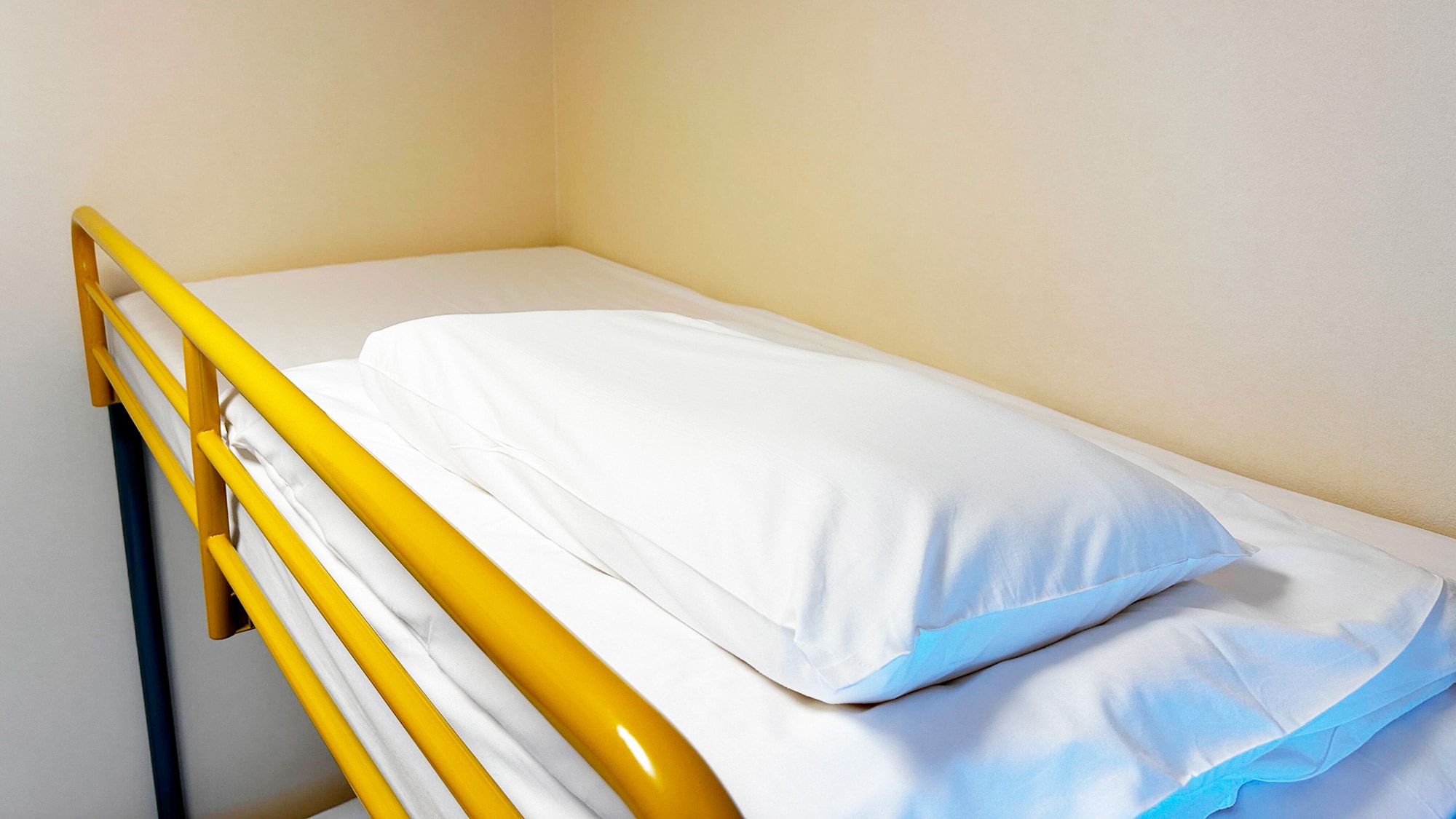 [Double room + loft bed] Image of loft use