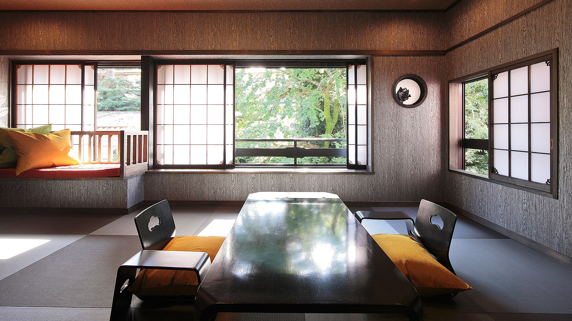 Example of a room [Silver Room]