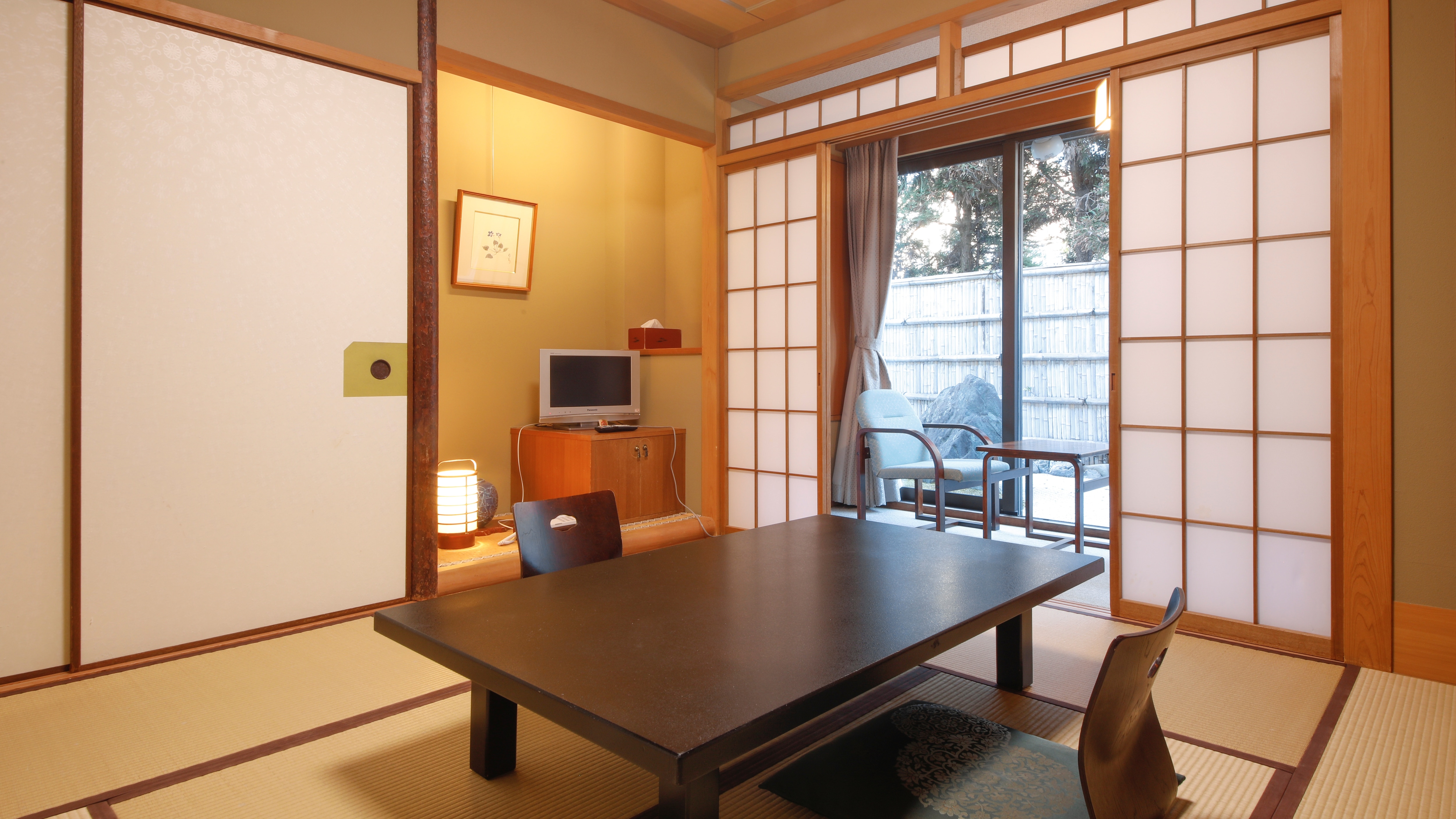 Japanese-style room (6 tatami mats)