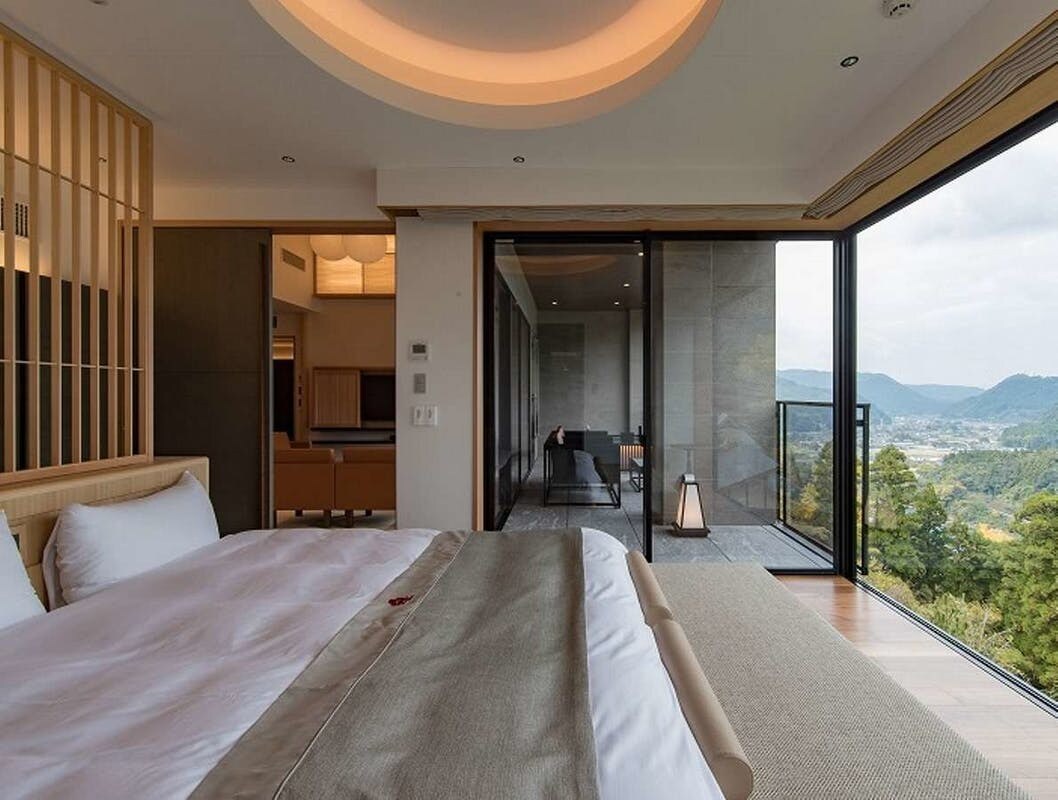 [Onsen open-air bath, villa, Japanese and Western rooms] (suite) [No smoking]