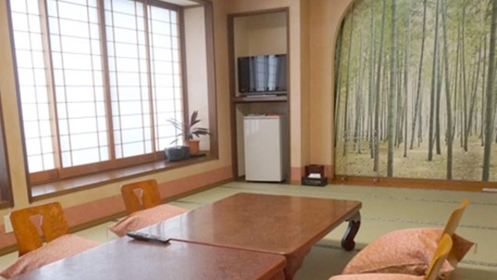 *Example of guest room/Japanese-style room with 13 tatami mats. Can also be used for small banquets.