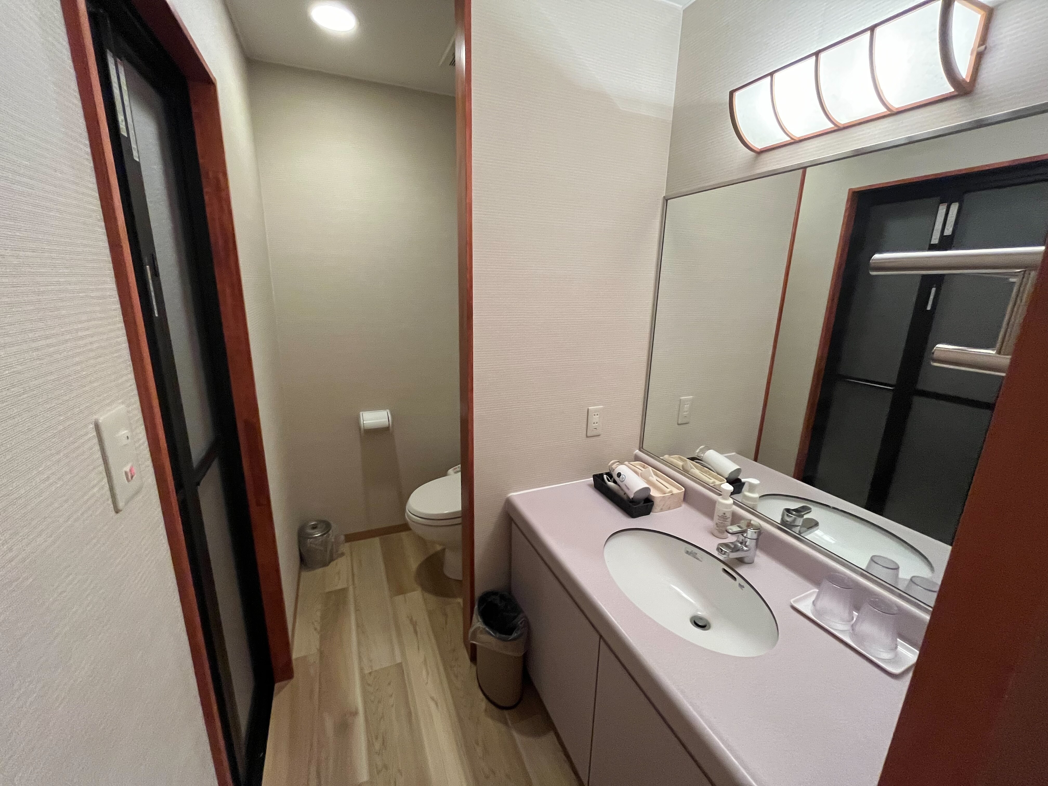 Phòng tắm và nhà vệ sinh của Murasugi