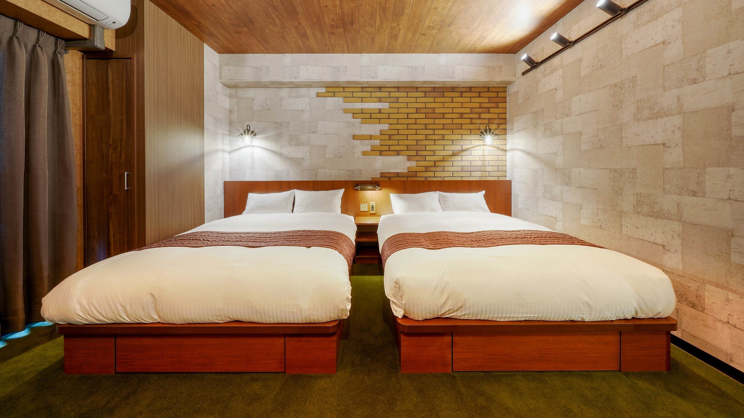 [2 double beds, 1 sofa bed]