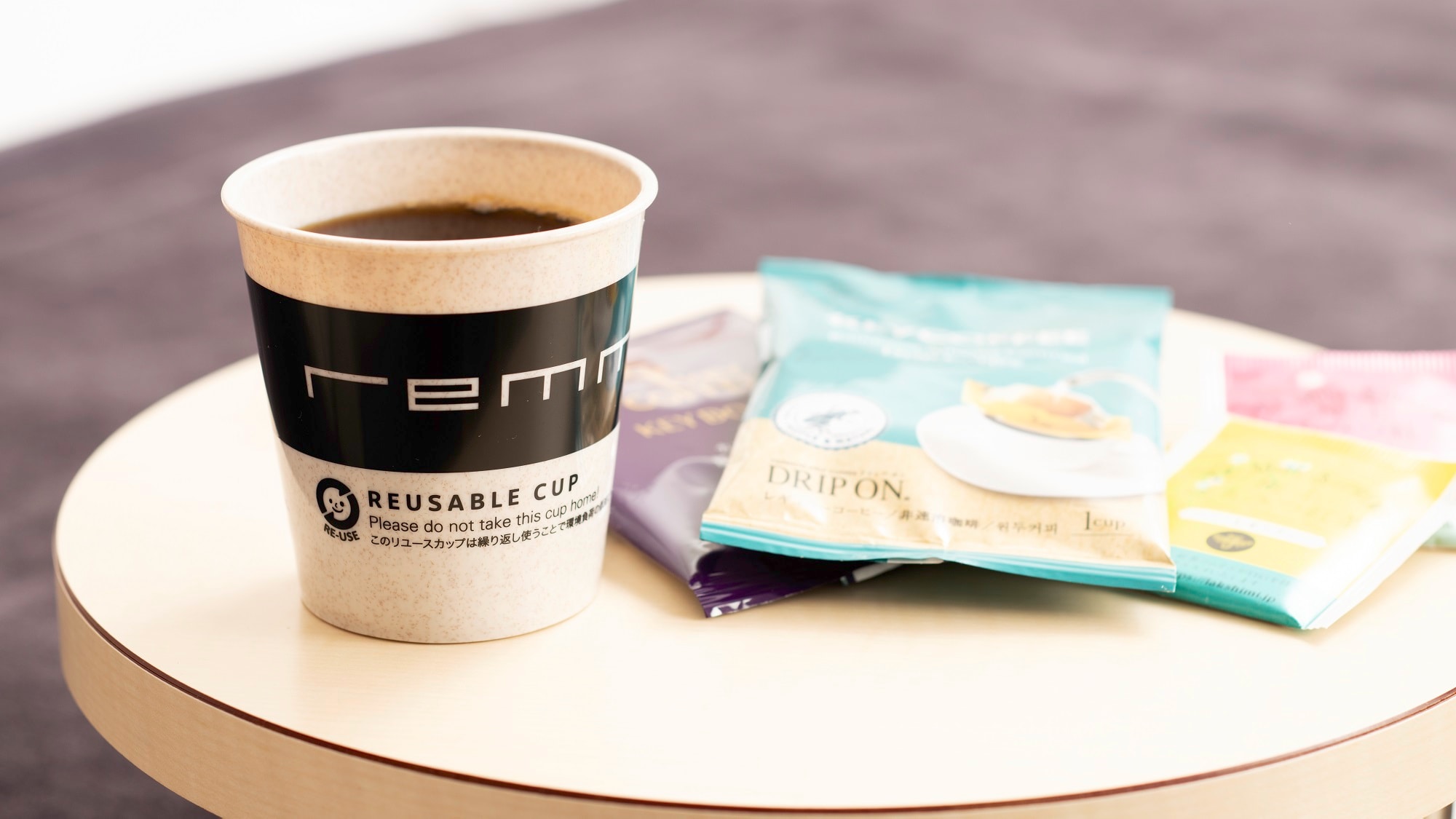 Lựa chọn quán cà phê có sẵn tại quầy lễ tân (hình ảnh)