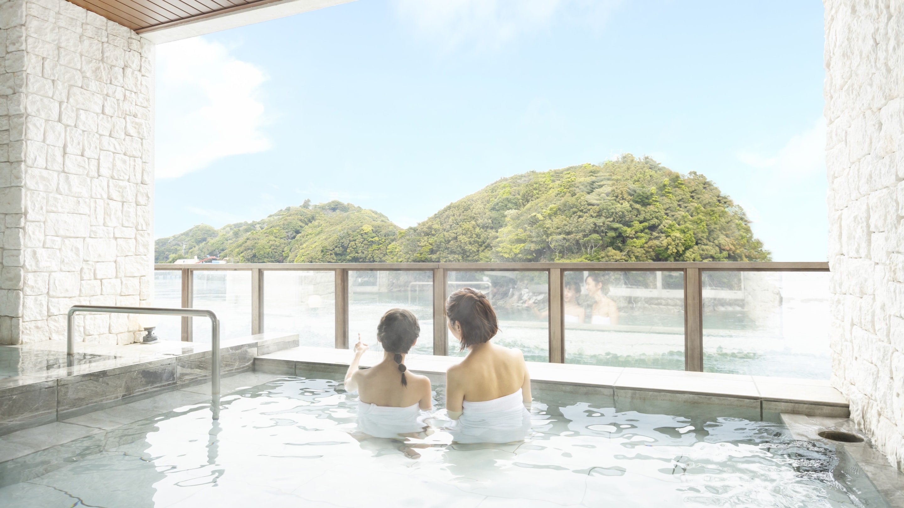 Infinity open-air bath (for women)