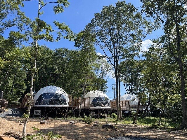Dome tent exterior